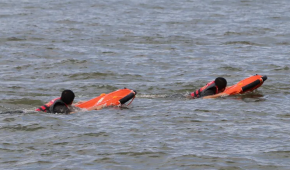 dolphin 1 rescue drowning personnel