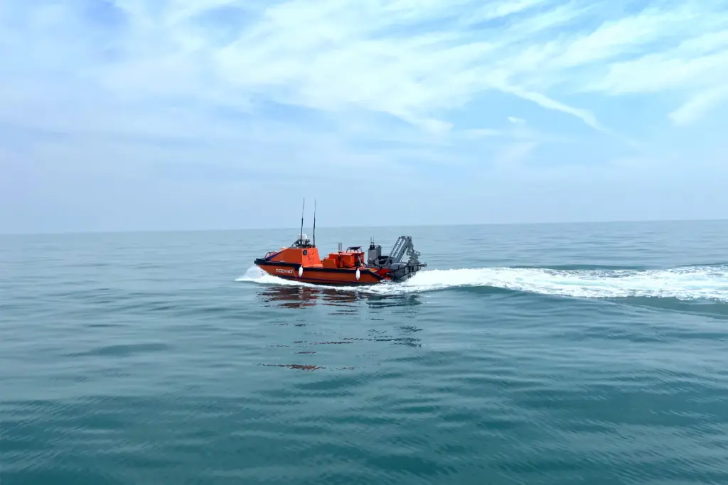 L25 USV sailing in high speed